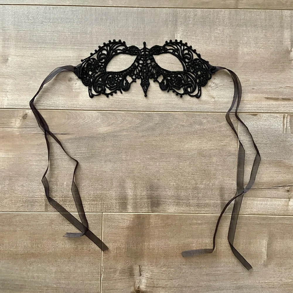 Black Lace Face Mask